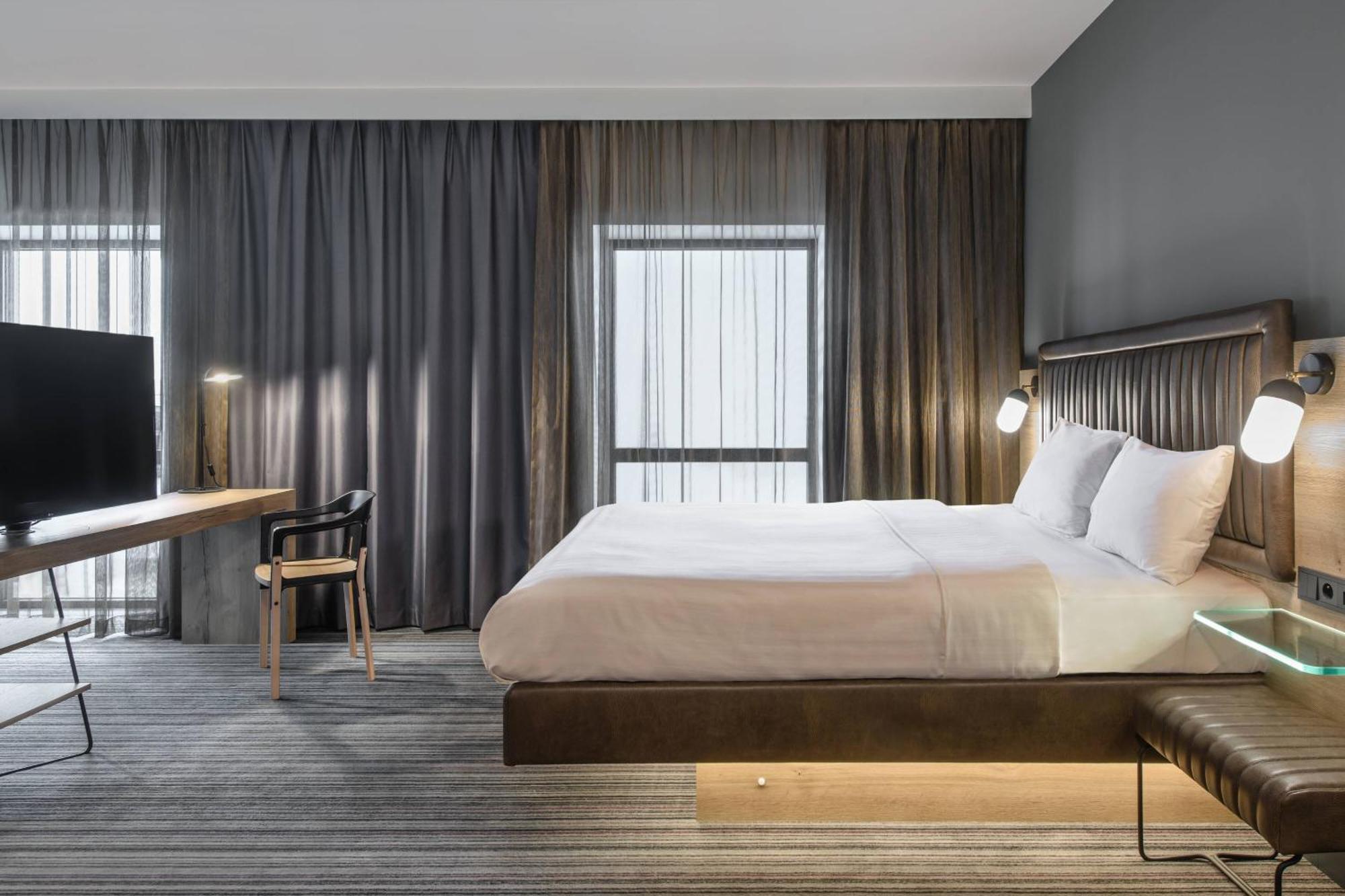 Moxy Airport Hotel
